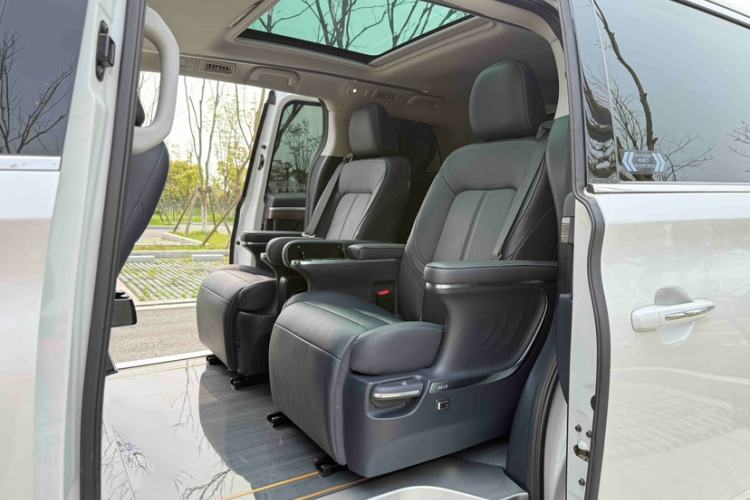 Used GAC Trumpchi M8 2023 Master Series 390T Prestige Edition Interior 11