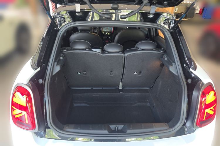 Used MINI 2023 Facelift 2.0T COOPER S Artist Five-Door Edition Trunk