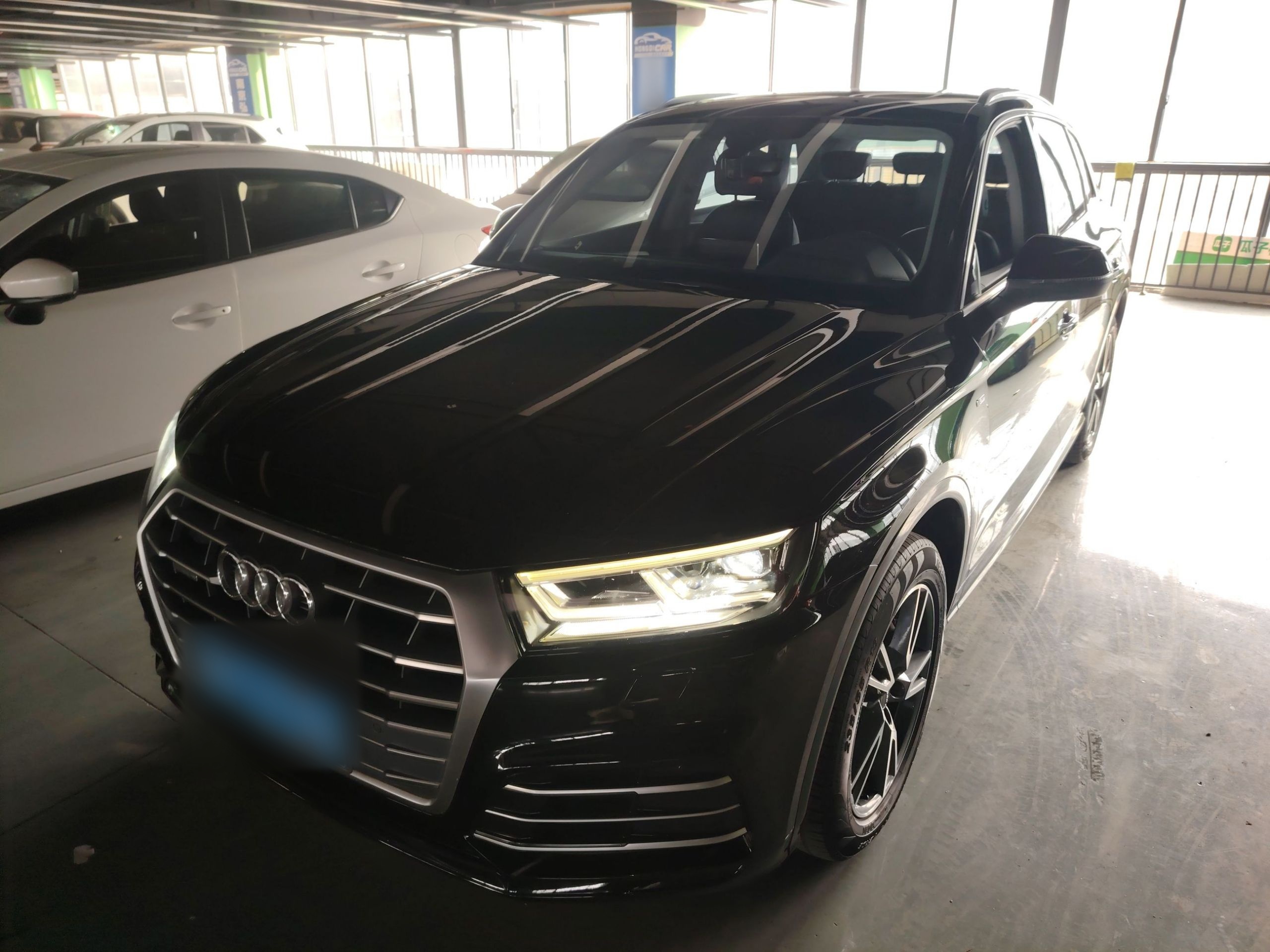 Под передней частью автомобиля