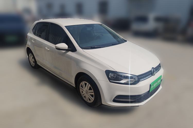 Used Volkswagen Polo 2016 1.4L Automatic Trendy Model Front Right 45 Deg