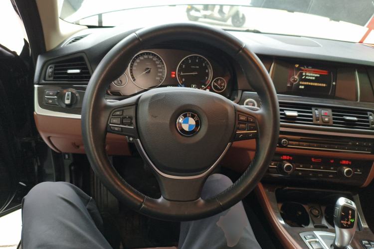 Used BMW 5 Series 2017 525Li Leading Model
