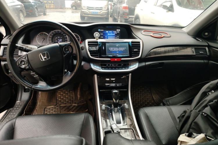 Used Honda Accord 2015 2.4L EX Luxury Edition Center Console