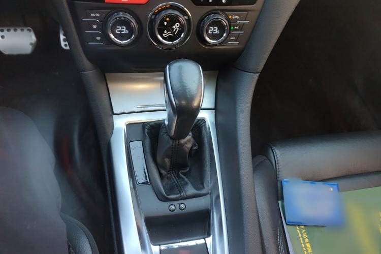 Used DS 6 2014 1.6T Luxury Edition THP200 Gear Lever