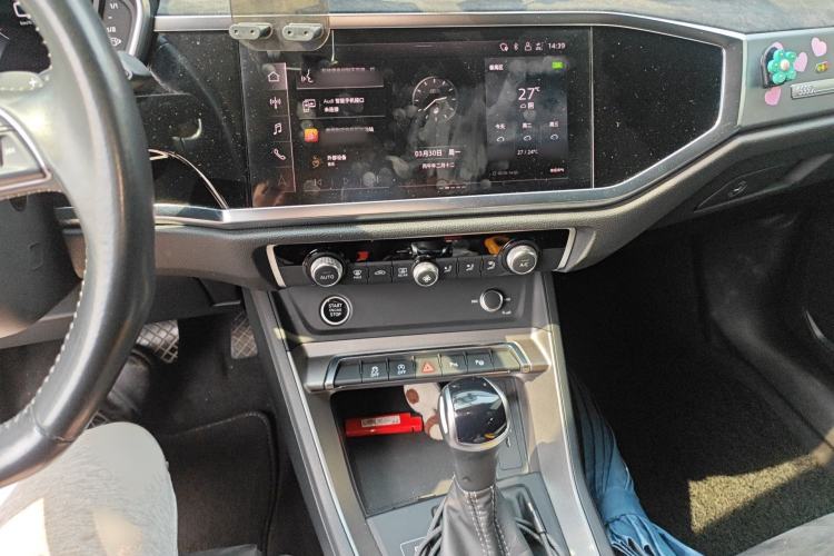 Used Audi Q3 2022 35 TFSI Fashion Dynamic Model Audio And AC Panel