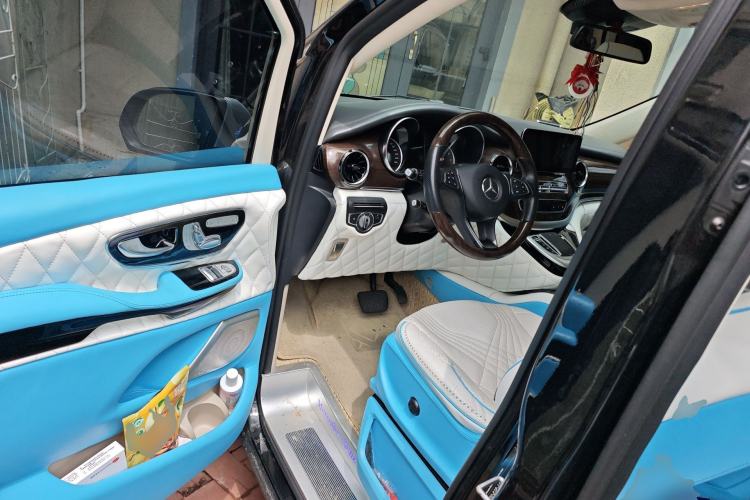 Used Mercedes-Benz V-Class 2020 V 260 Avantgarde Edition Driver Seat