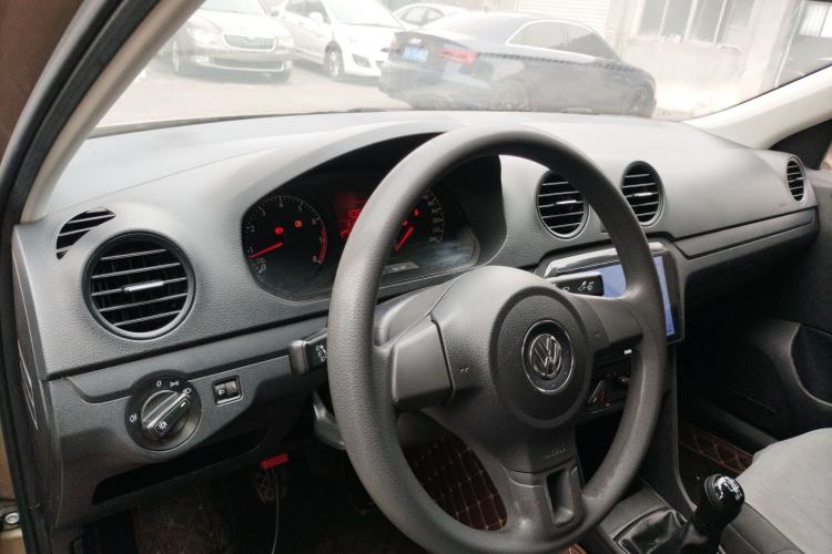 Used Volkswagen Jetta 2015 Zhuihui Edition 1.4L Manual Fashion Model