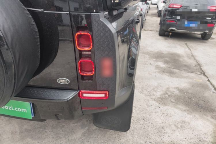 Used Land Rover Defender 2022 110 P400 Dark Edition
