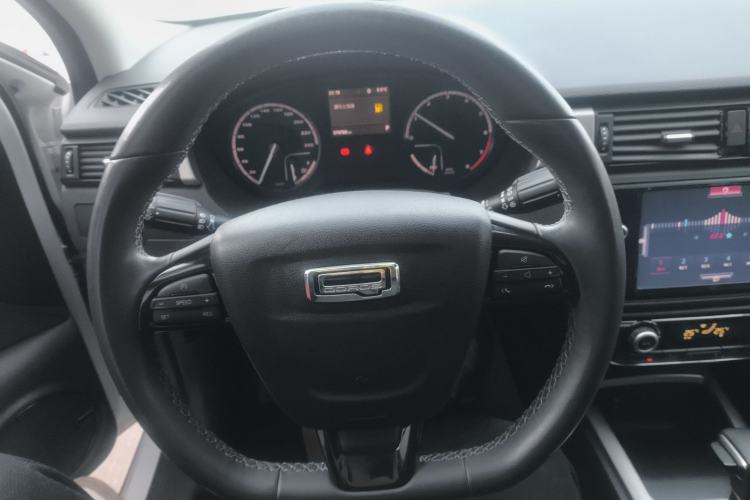 Used Qoros 3 2016 Urban SUV 1.6T Automatic Zhiyue Model