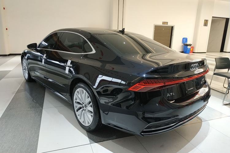 Used Audi A7L 2024 45TFSI S-line Dream-Building Edition Flow Crystal Package
