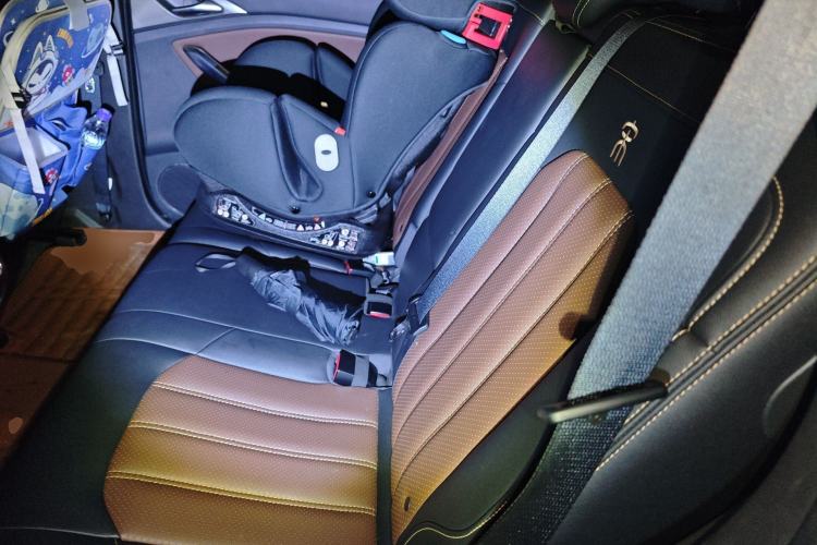 Used BYD Song 2017 Gaishe Upgrade Edition 1.5TID Automatic Elite Model Left Rear Seat