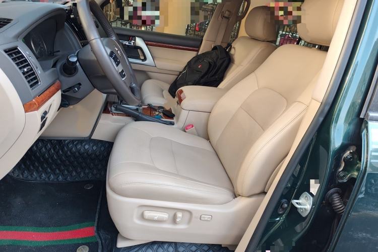 Used Toyota Land Cruiser 2012 4.0L Automatic VX Left Front Seat