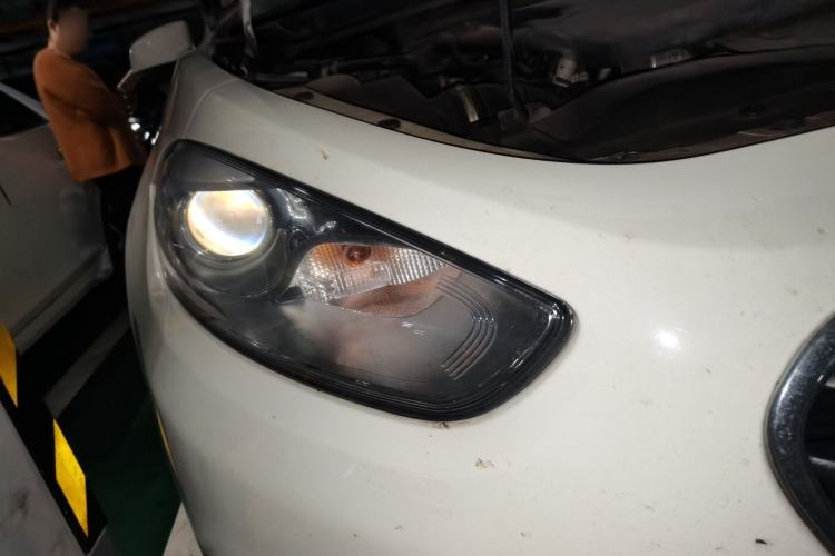 Used Fiat Viaggio 2012 1.4T Manual Enjoyment Edition Right Front Headlight