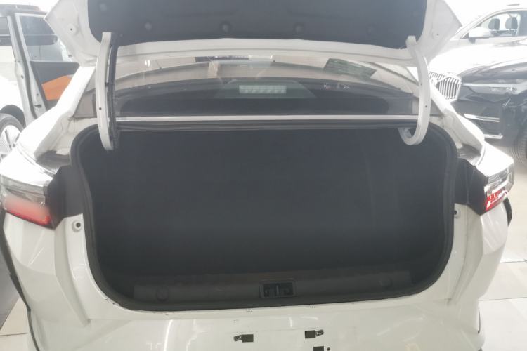 Used Dongfeng Aeolus Yixuan 2023 Mach Edition 1.5L Automatic Chasing Wind Version Trunk