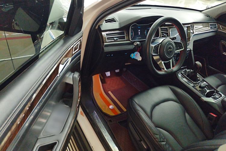 Used Zotye Domy X7 2017 1.8T Manual Luxury Model
