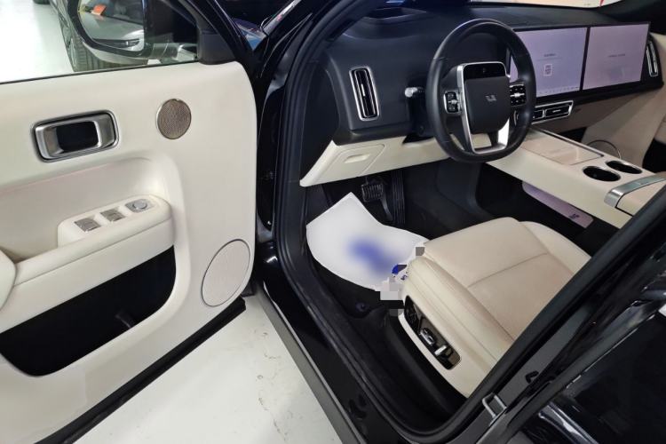 Used Li Auto L8 2023 Pro Model
