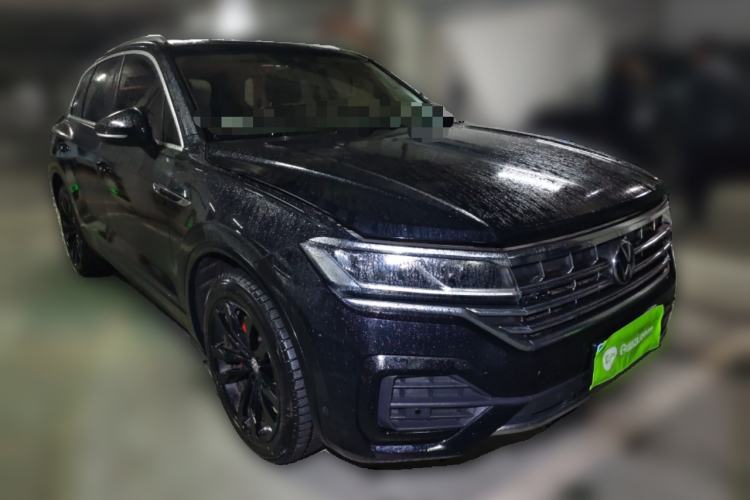 Used Volkswagen Touareg 2022 2.0 TSI RuiShang Edition Front Right 45 Deg