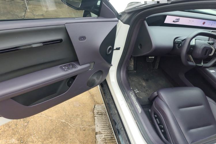 Used Avatr 06  Driver Seat