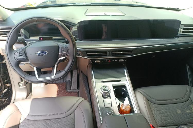 Used Ford Explorer 2024 2.3T EcoBoost Four-Wheel Drive Titanium Edition 7 Seats