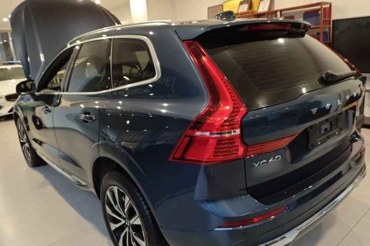 Used Volvo XC60 2024 B5 4x4 Smart Luxury Edition