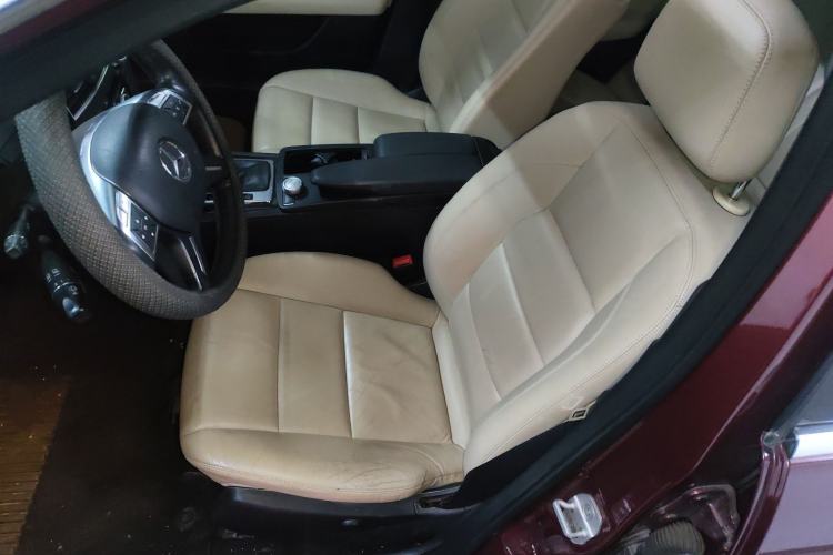 Used Mercedes-Benz C-Class 2011 C 200 CGI Fashion Model Left Front Seat