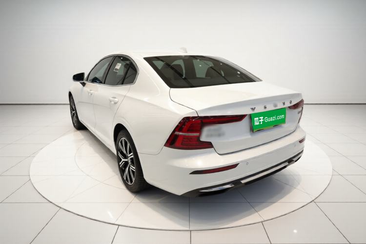 Used Volvo S60 2026 Model B4 Zhiyi Luxury Edition Exterior 2