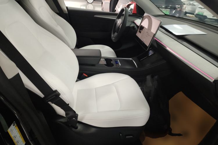 Used Tesla Model Y 2023 High-Performance All-Wheel-Drive Version
