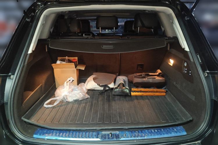 Used Volkswagen Touareg 2017 3.0 TSI Touareg Model Trunk