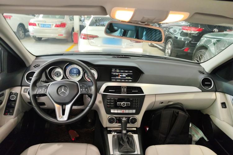 Used Mercedes-Benz C-Class 2011 C 200 Fashion Travel Edition