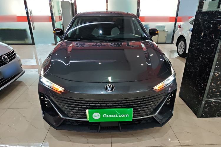 Used Changan UNI-V iDD 2023 ZhiDian iDD 1.5T 113km Smart & Fun Version