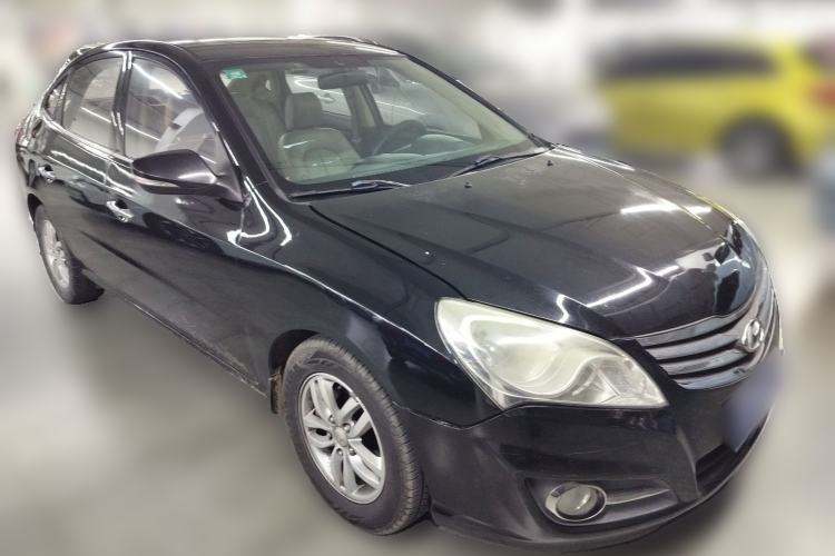 Used Hyundai Celesta 2011 1.6L Automatic Luxury Version Front Right 45 Deg