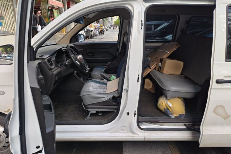 Used Wuling Hongguang V 2022 1.5L Jingqu Edition Electric-Assist LAR Driver Seat