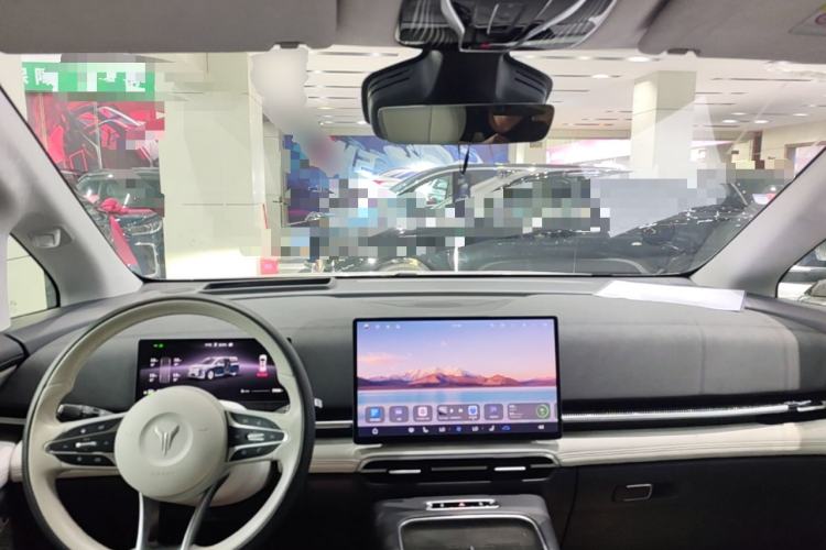 Used VOYAH Dream 2025 EV Four-Wheel-Drive Flagship Qiankun Version