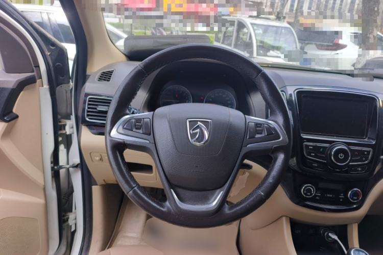 Used Baojun 730 2014 1.5L manual luxury trim 7 seats