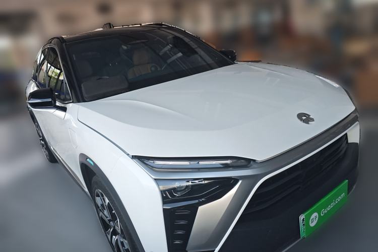 Used Nio ES8 2022 75 kWh Signature Edition Six-Seater Front Right 45 Deg