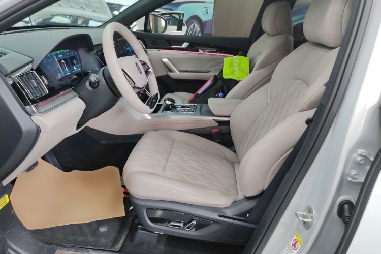 Used BYD Tang New Energy 2024 DM-i Glory Edition 112KM Prestige Model
