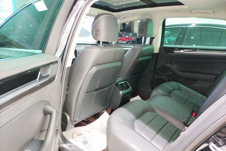 Used Volkswagen Phideon 2019 380TSI Two-Wheel Drive Business Edition China VI Standard
