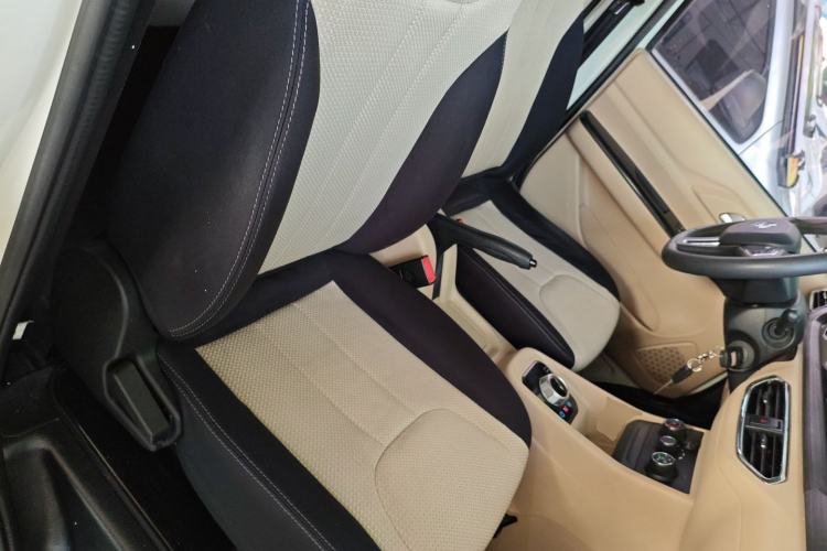 Used CHANGAN KUAYUE Xing V7 EV 2024 239 km Range Passenger Version Flagship Edition 6 Seats Right Front Seat