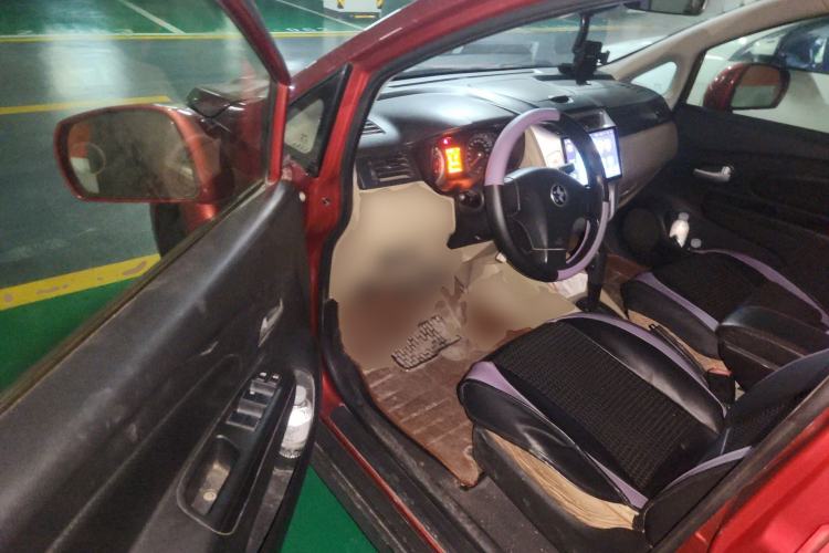 Used Venucia R50 2013 1.6L Automatic Fashion Edition Driver Seat