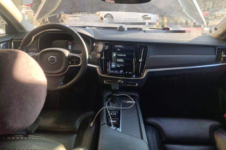 Used Volvo V90 2017 Cross Country T5 AWD Prestige Edition
