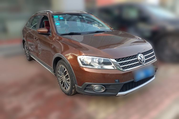 Used Volkswagen Cross Lavida 2014 1.6L Automatic Front Right 45 Deg