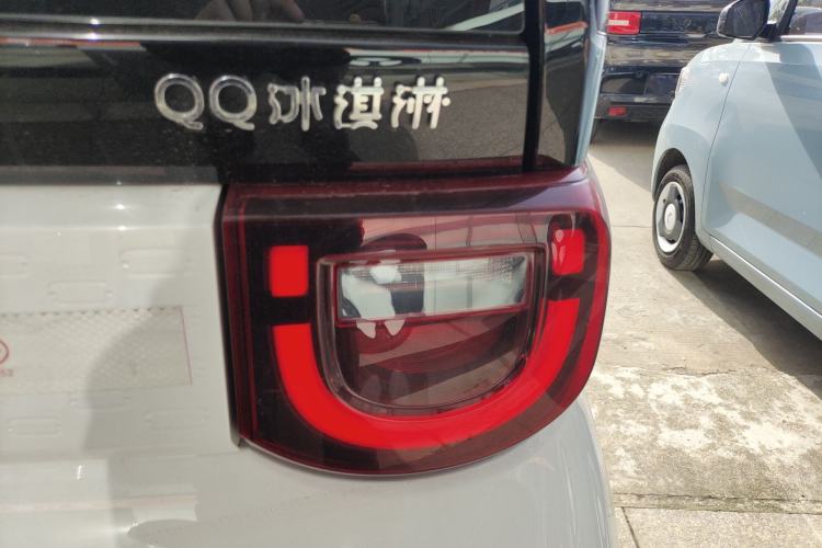 Used Chery QQ Ice Cream 2022 120km Conical Shape Lithium Iron Phosphate Right Rear Taillight
