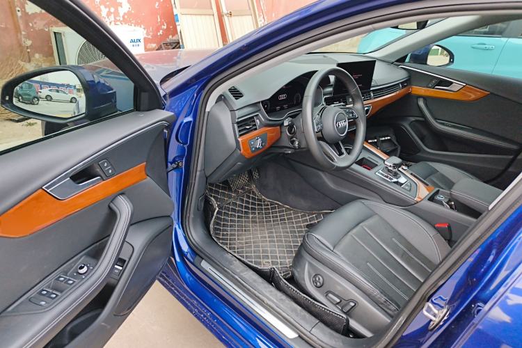 Used Audi A4L 2020 40 TFSI Fashionable and Elegant Model
