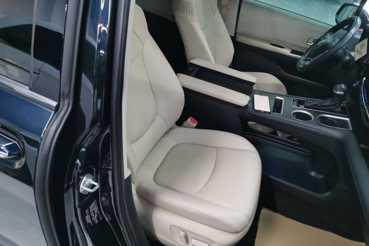 Used Toyota Sienna 2021 2.5L Hybrid Luxury Edition
