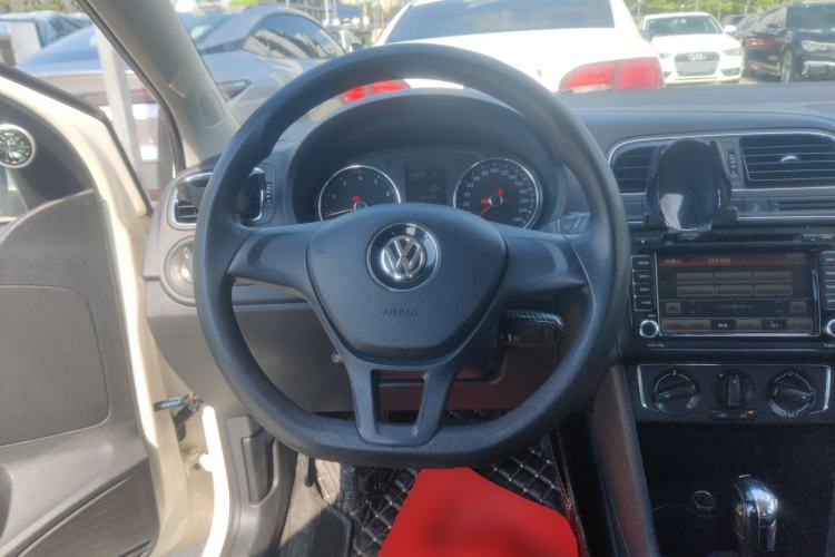 Used Volkswagen Polo 2014 1.4L Automatic Comfort Edition Steering Wheel