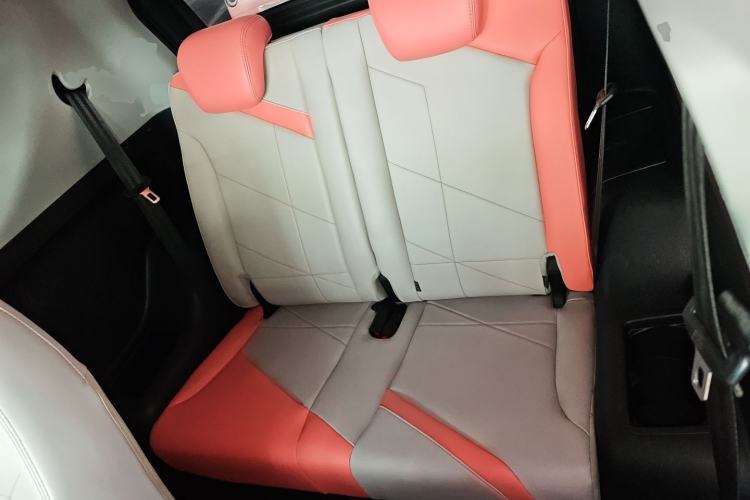 Used Chery QQ Little Ant 2022 Revised Version 2 Sweet Pink Edition Full-Sugar Version 28.8 kWh 30 kW 301 km Left Rear Seat