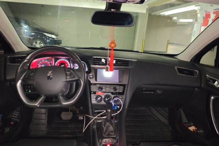 Used DS 6 2017 1.6T Luxury Edition THP160 Center Console