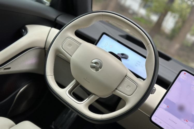 Used Nio ET5T 2025 75 kWh Touring Interior 2