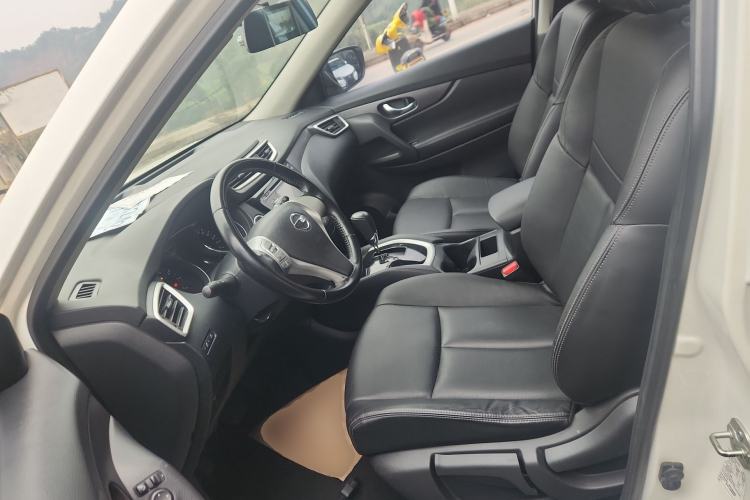 Used Nissan X-Trail 2015 2.0L CVT Comfort MAX Edition 2WD