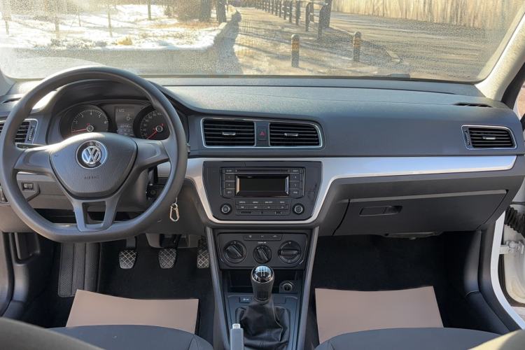 Used Volkswagen Lavida 2015 1.6L Manual Fashion Edition