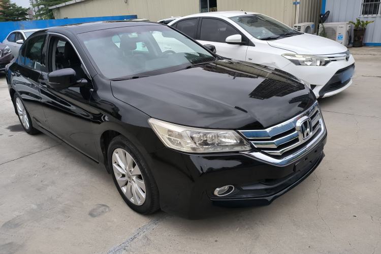 Used Honda Accord 2014 2.4L EX Luxury Edition Front Right 45 Deg
